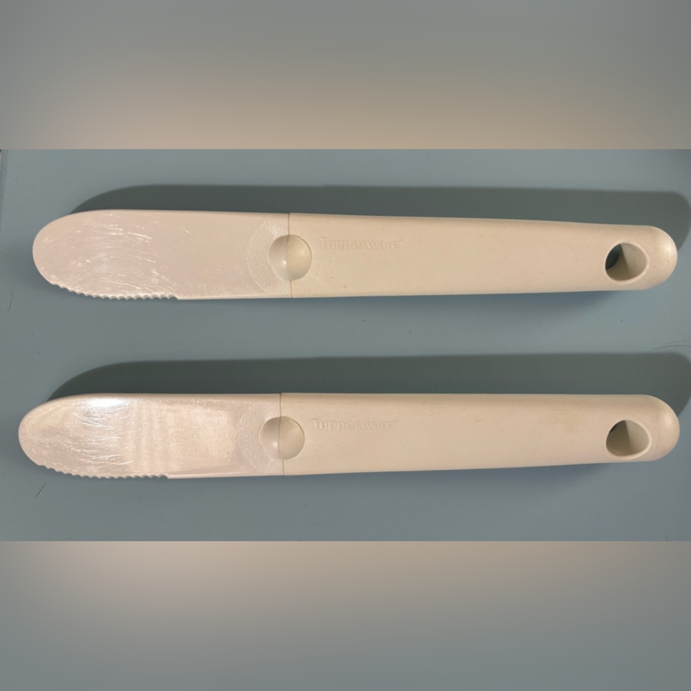 Vintage Tupperware White Plastic Spreaders Set of 2